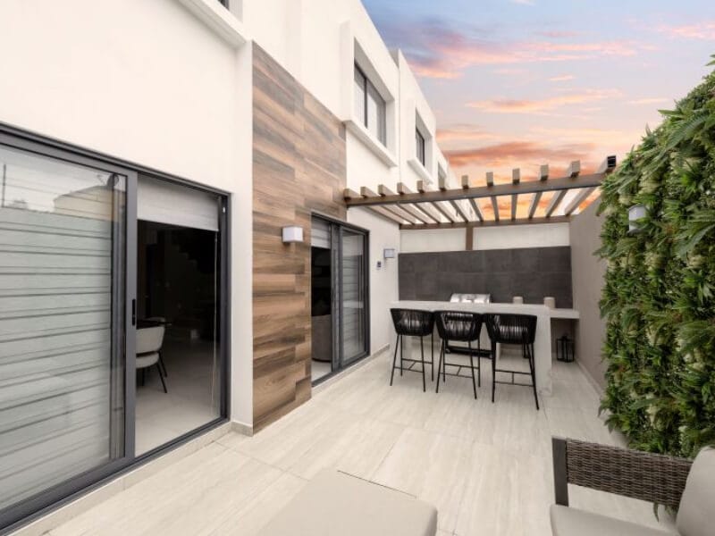 patio-jardin-privada-belporto-moretta-v2-casas-javer