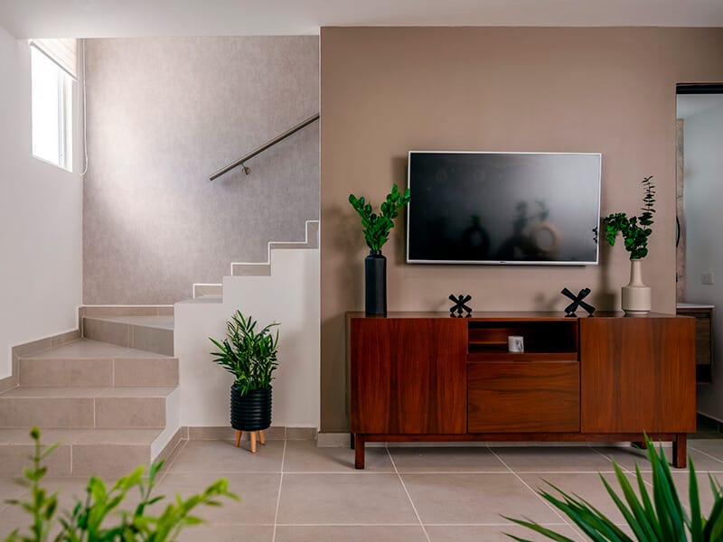 sala-tv-privada-zekkei-casas-javer-zafiro-plus