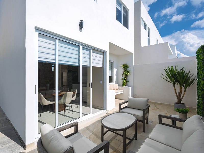 Patio del modelo Zafiro en el fraccionamiento Caranday II sector Creta de la inmobiliaria Javer